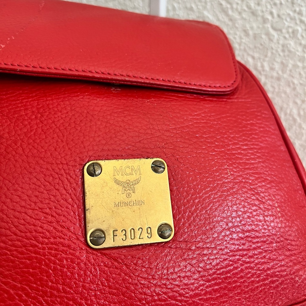 MCM Scarlet Backpack with Gold Details - Picture 9 of 12